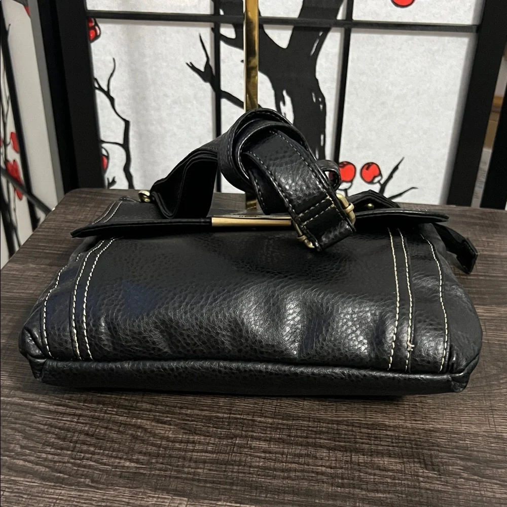 Relic Black Leather Messenger Bag with White Stitching
